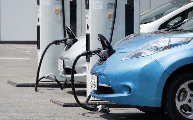 Automakers compete for early market share in an electric vehicle future