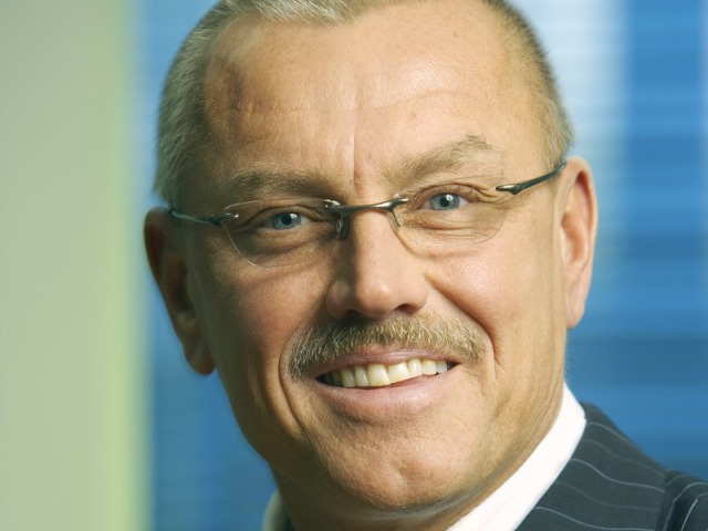 Klaus Eckhof share selldown AVZ Minerals