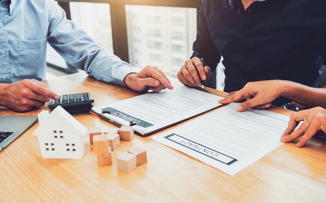 Banks fighting for mortgage supremacy through low floating rates