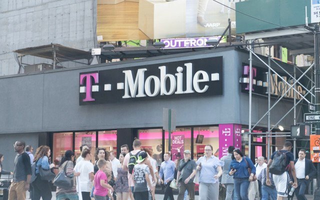 Bigtincan wins record $7.2m contract expansion with T-Mobile