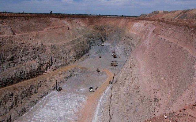 Black Cat Syndicate closes in on 1Moz gold resource by adding three more projects