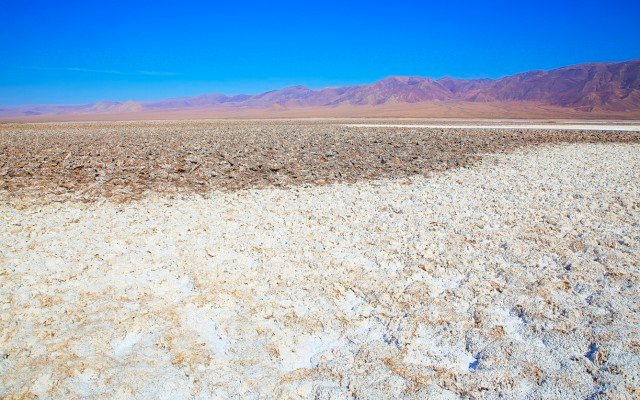Galan directors, staff dig deep to finance lithium work