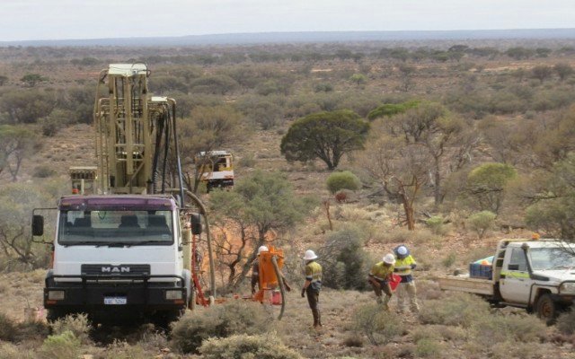 Kin Mining uncovers numerous gold intervals at Eagle-Crow discovery within Cardinia project