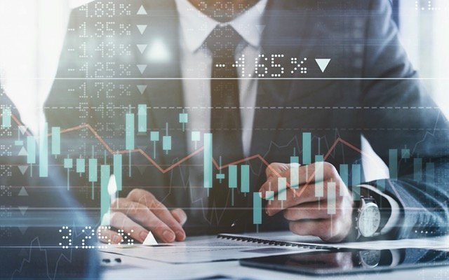Weekly review: market weakens but still heading closer to a record high