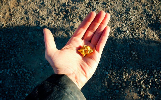 Re-analysis of Tuckers Hill rock chip samples returns higher gold grades for Golden Deeps